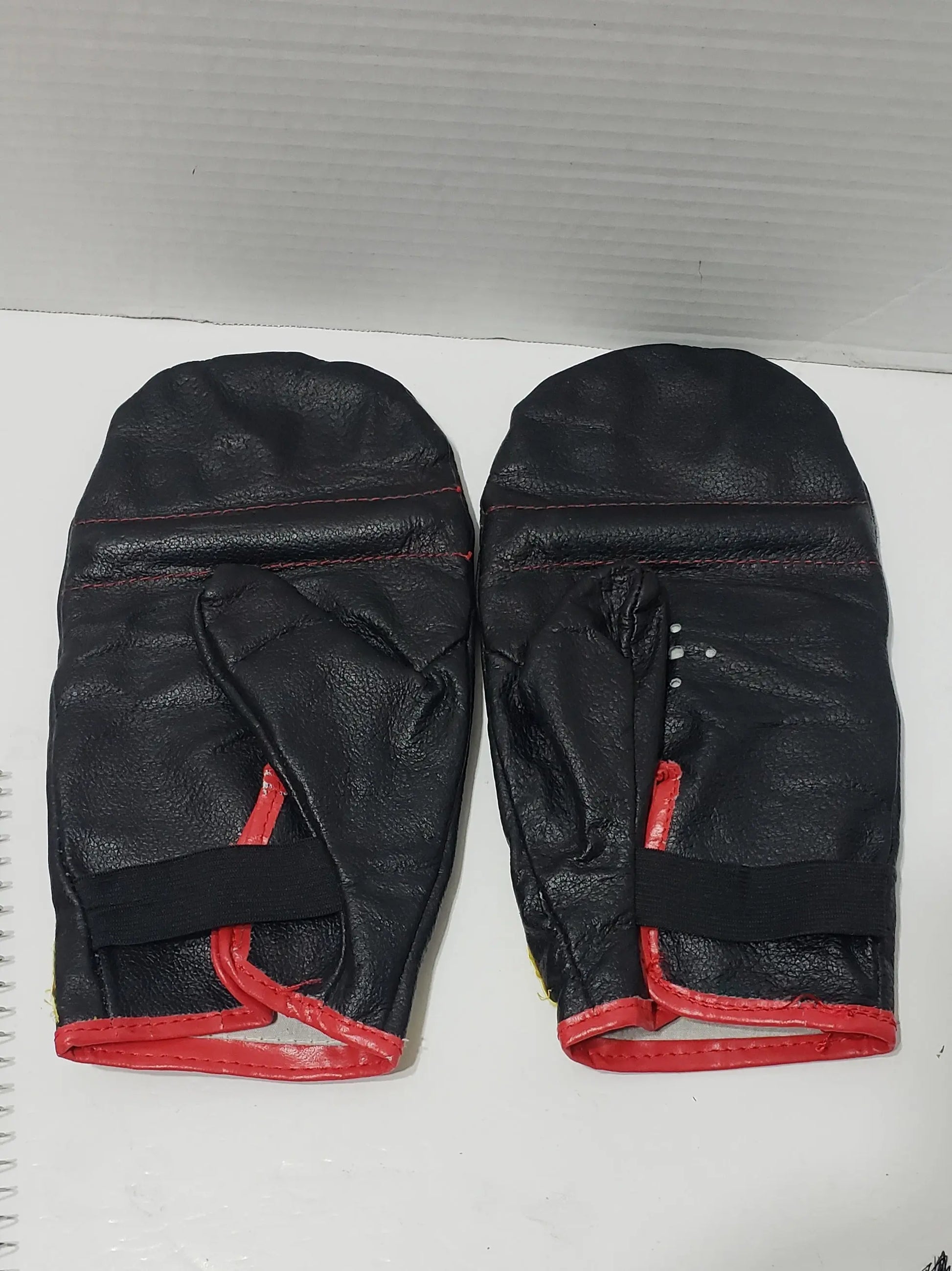 Everlast Speed Bag Boxing Training Gloves - 43086 - Vintage Heinrichs Co.