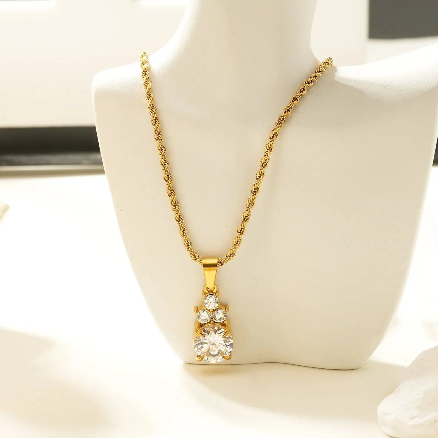 DANAE Gold: Textured Rope Chain with Zirconia Gems Pendant – Trio of Mini Stones on a Larger Gem HACKNEY NINE Jewellery
